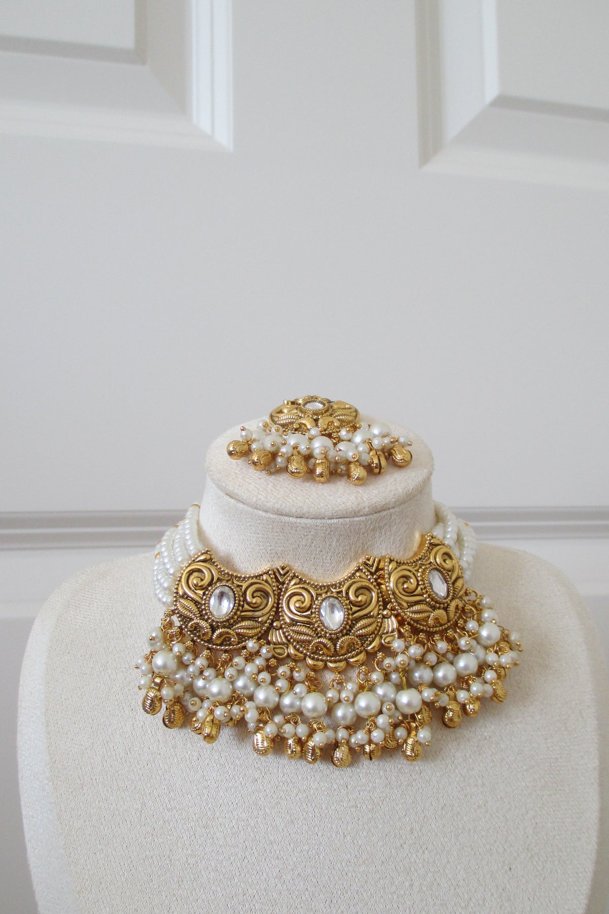 Erina Choker Set