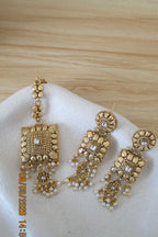 Ayra Choker Set